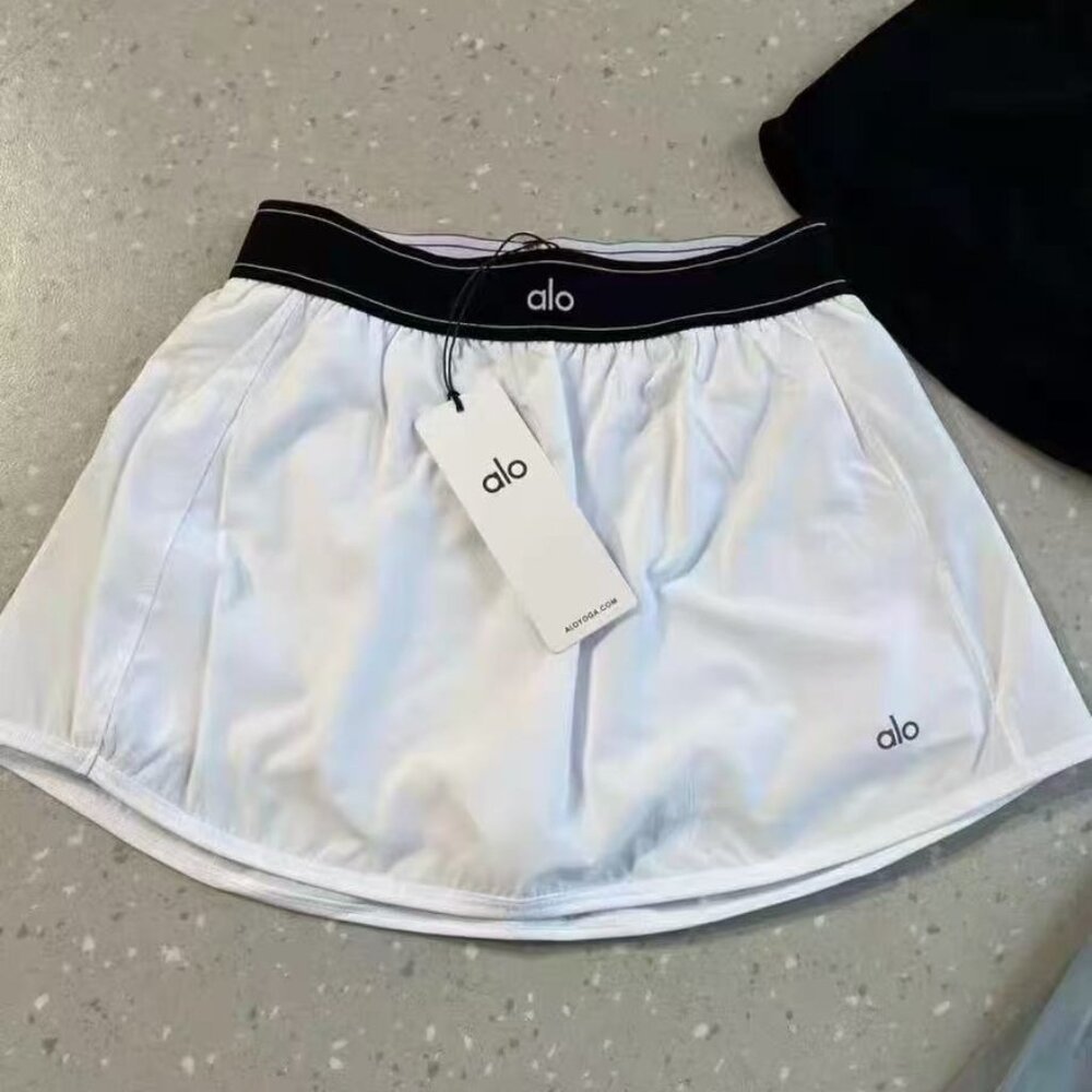 ALO Yoga White and Black Skirt - Picture 1 of 2